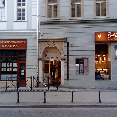 Lucky Business Old Town Apartman